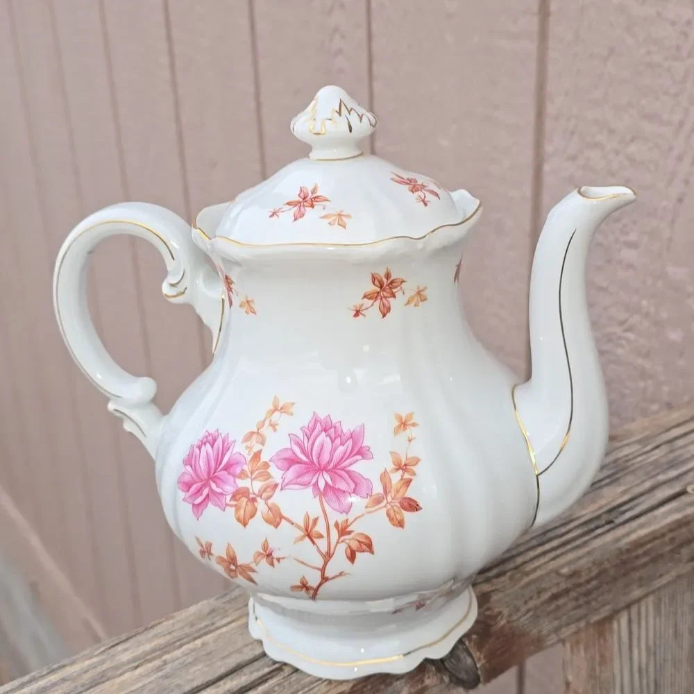 Hutschenreuther Arzberg Bavaria INGEBORG Lotus Floral Gold Trim Teapot – 857